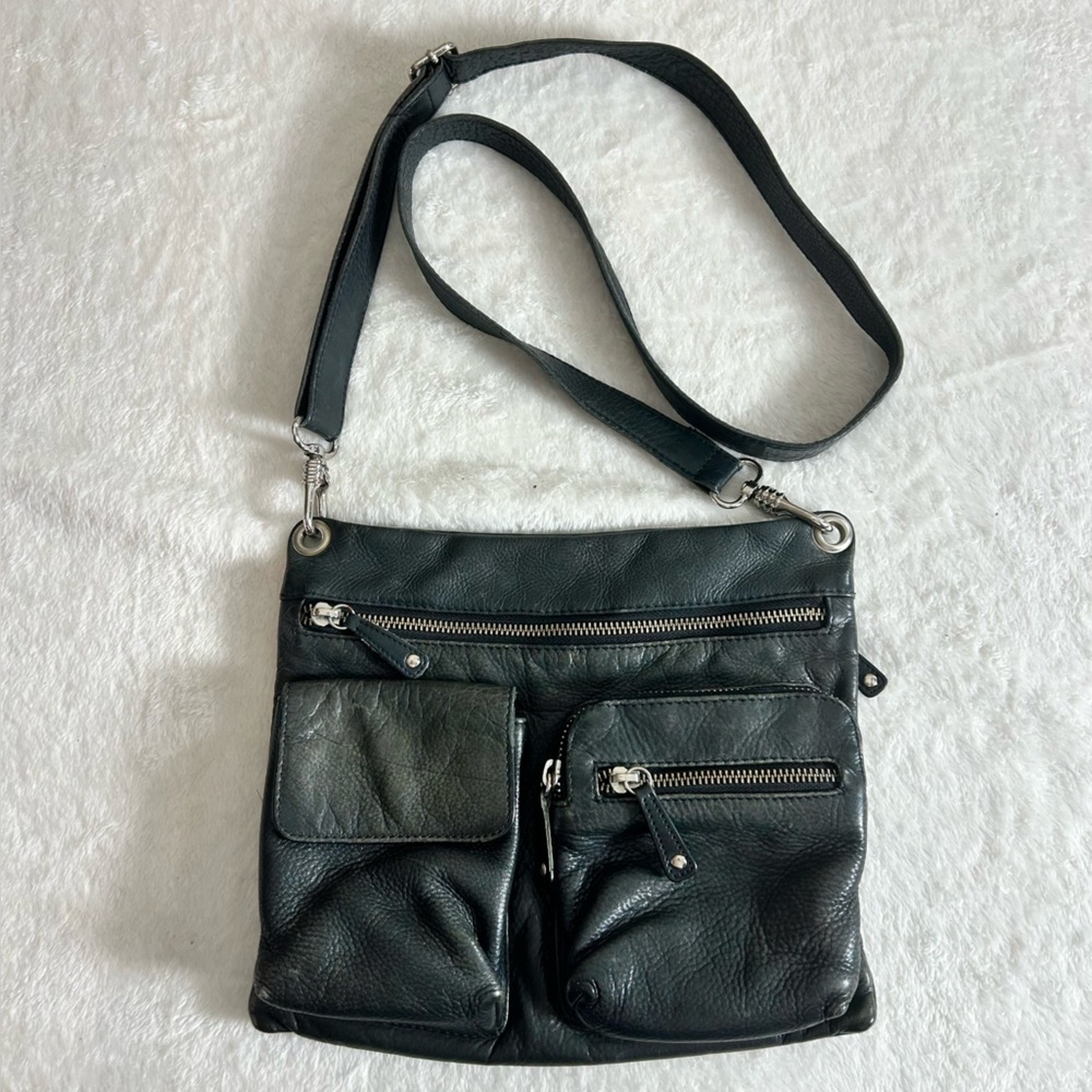 ILI New York Vintage Black Leather Crossbody Bag adjustable Strap